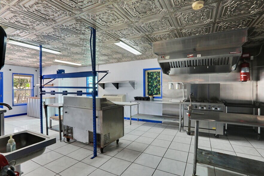 More Photos Of 413 Elm St, Welaka Freestanding For Sale