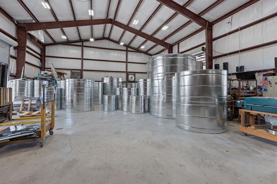 More Photos Of 16299 Fitzhugh Rd, Dripping Springs Warehouse For Sale