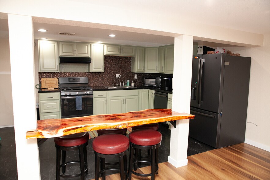 More Photos Of 1725 N High St, Denver Apartments For Sale