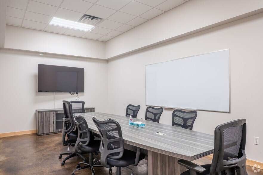 More Photos Of 1400 E High St, Milton Manufacturing For Lease