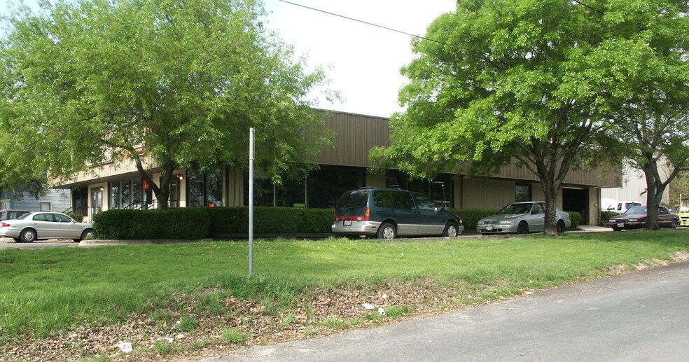More Photos Of 5700 S Congress Ave, Austin Warehouse For Sale