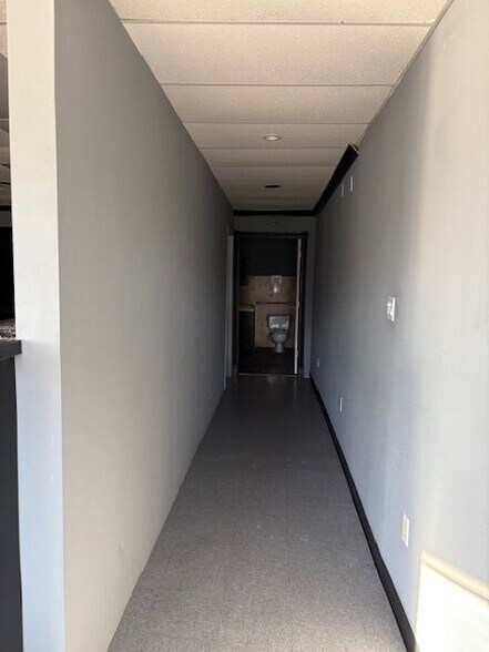 More Photos Of 6713 Broadway, Pearland Freestanding For Lease