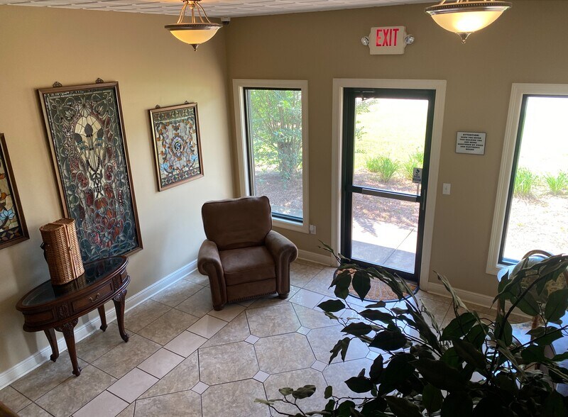 More Photos Of 1150 Expressway Dr, Pineville Loft Creative Space For Lease