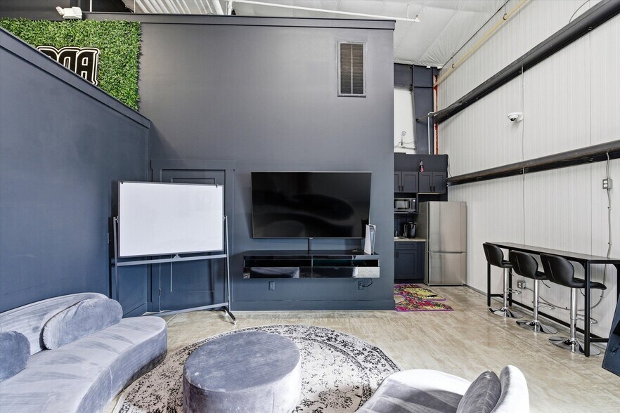 More Photos Of 370 Herron Dr, Nashville Loft Creative Space For Sale