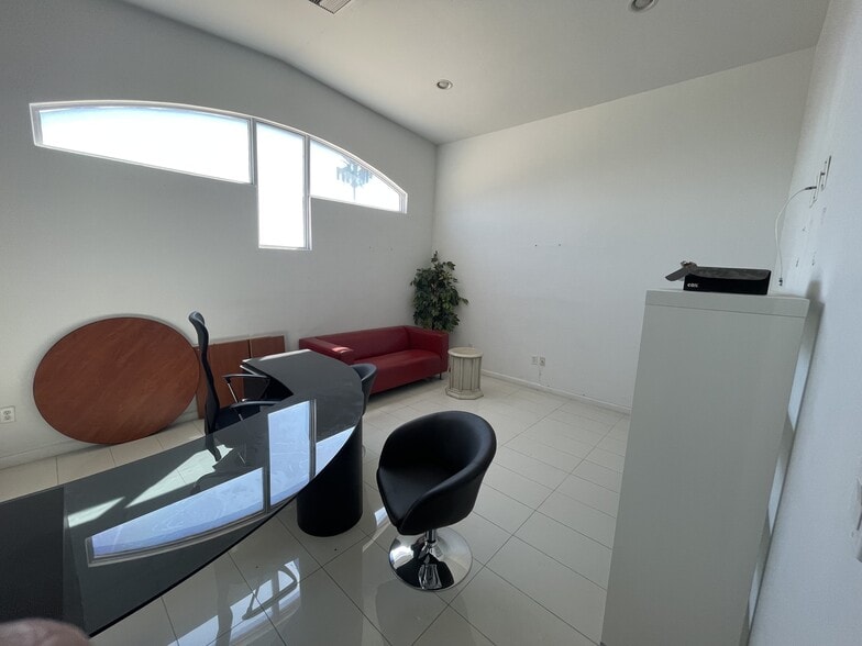 More Photos Of 2828 S Country Club Dr, Mesa General Retail For Sale