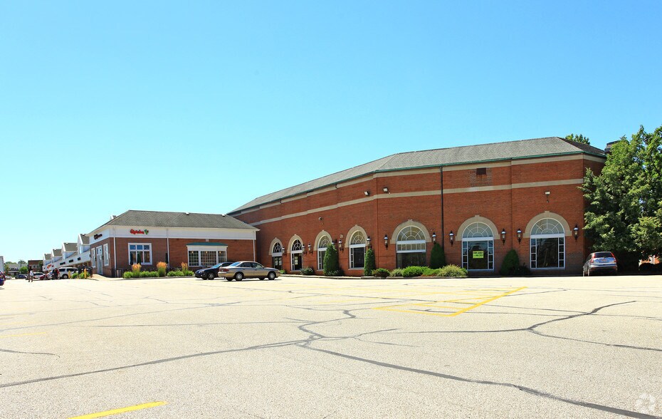 More Photos Of 20040-20200 Van Aken Blvd, Shaker Heights Unknown For Lease