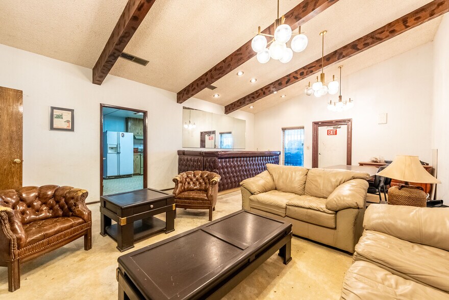 More Photos Of 397 E Evan Hewes Hwy, El Centro Auto Repair For Sale