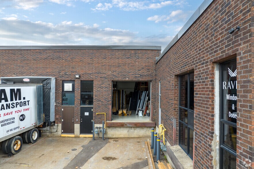 More Photos Of 7720 Kimbel St, Mississauga Warehouse For Lease