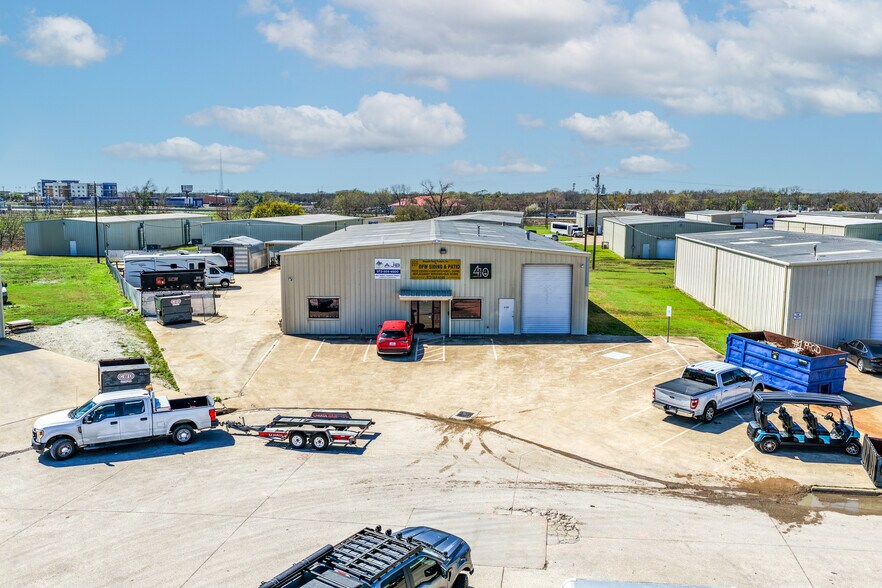 More Photos Of 110 Industrial Dr, Forney Showroom For Sale