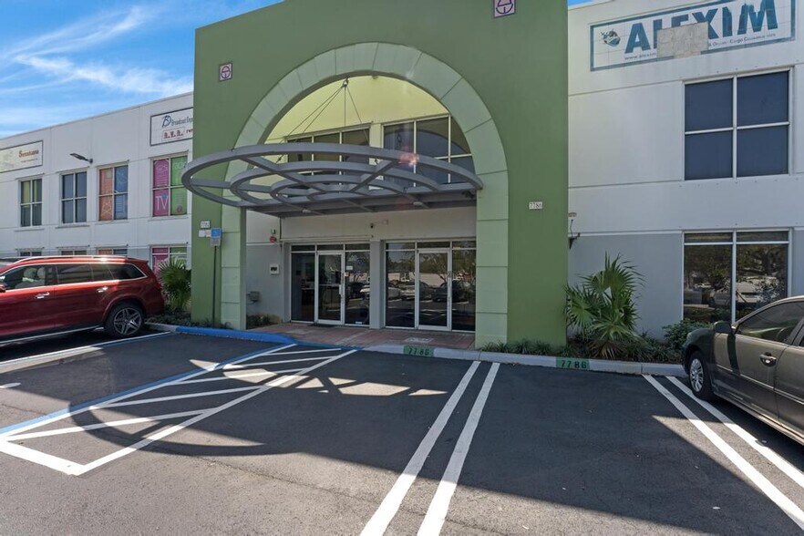More Photos Of 7866 NW 46th St, Doral Distribution For Lease