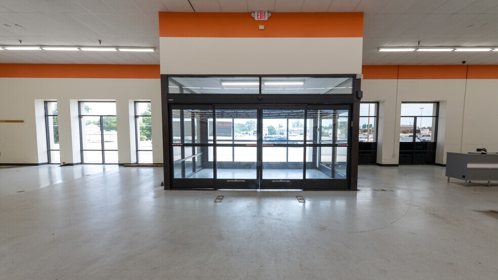 More Photos Of 4600 Hardy St, Hattiesburg Freestanding For Lease