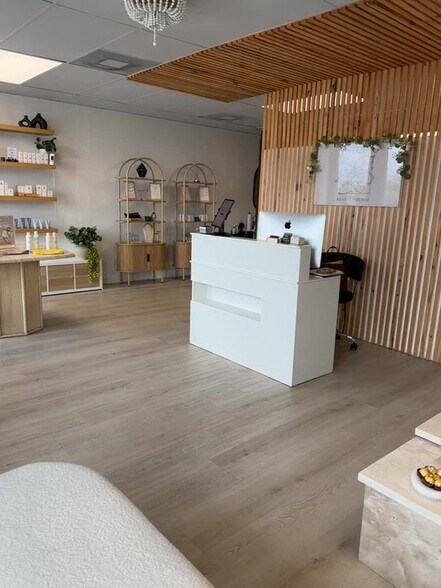 Primary Photo Of 9705 S Dixie Hwy, Pinecrest Office For Lease