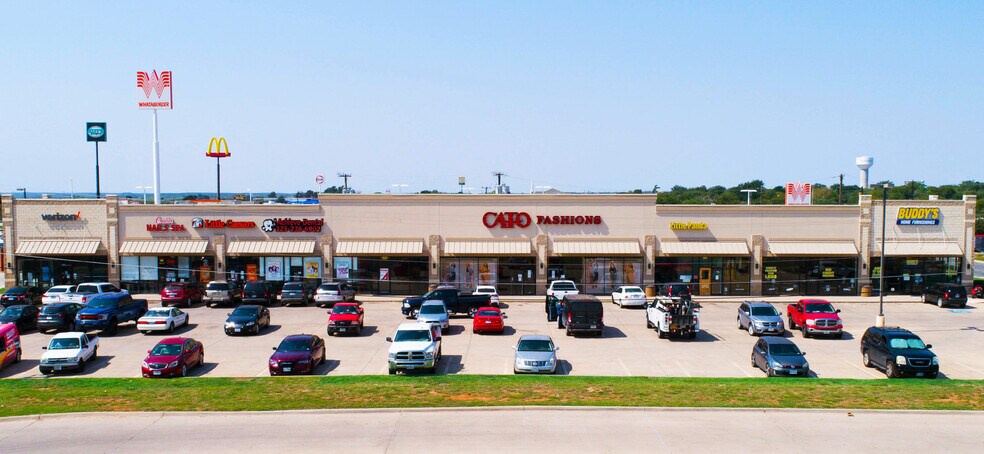 More Photos Of 309 NE Georgia Ave, Sweetwater Storefront Retail Office For Lease