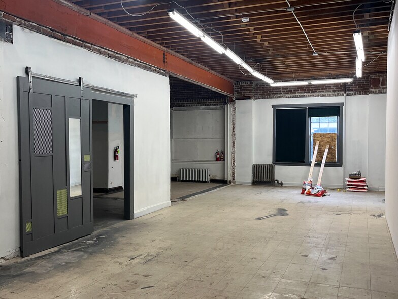 More Photos Of 15 E Iowa Ave, Denver Storefront For Lease