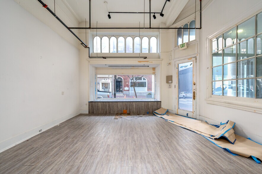 More Photos Of 330 N Charles St, Baltimore Apartments For Lease
