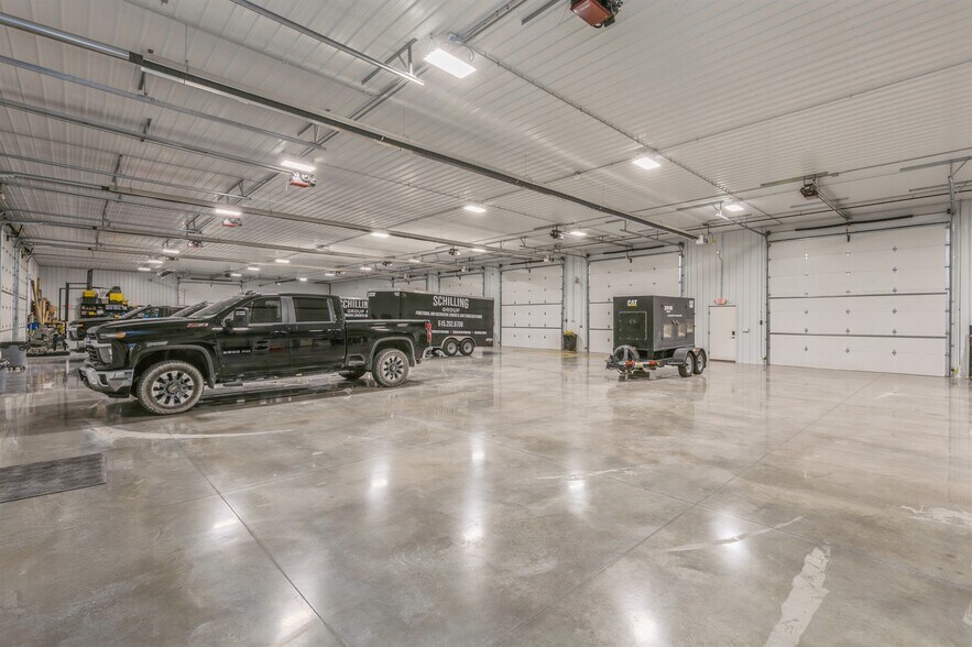 More Photos Of 33083 Ute Ave, Waukee Flex For Sale