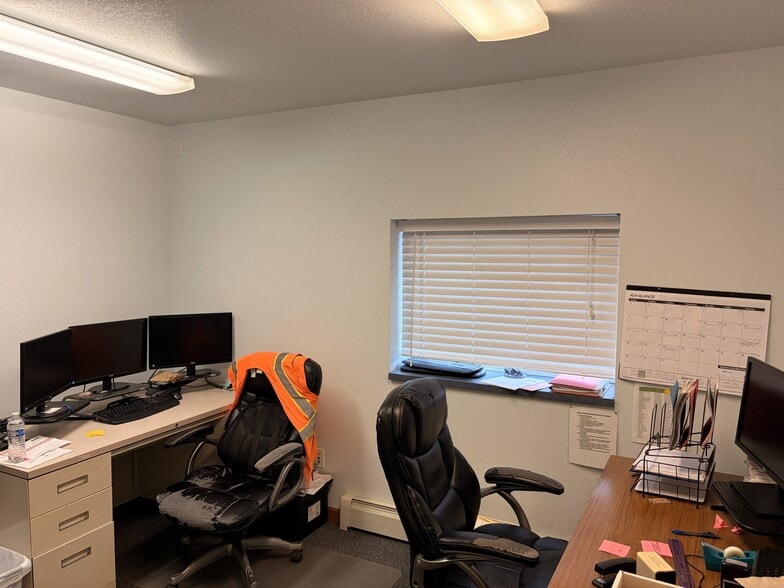 More Photos Of 128 Oyster Bay Ave, Bremerton Industrial For Lease