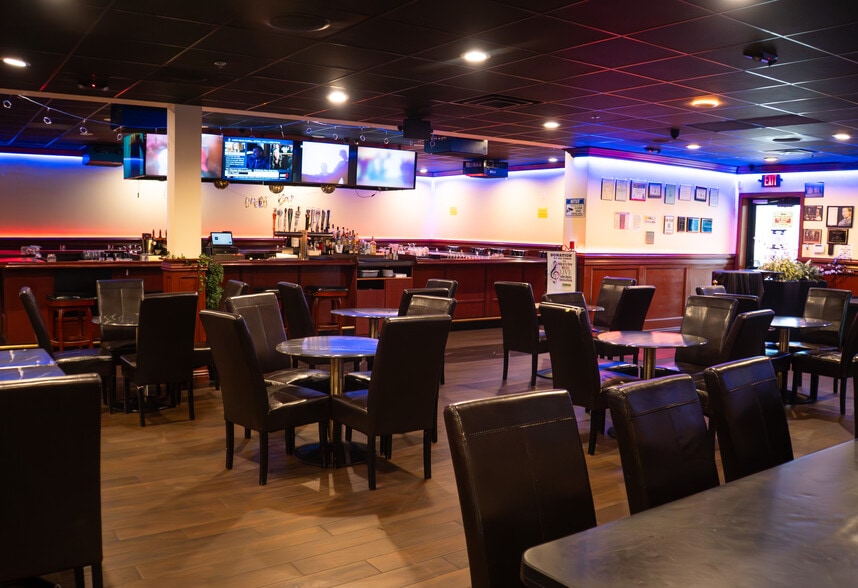 More Photos Of 808 W Lake Mead Blvd, Las Vegas Bar For Sale