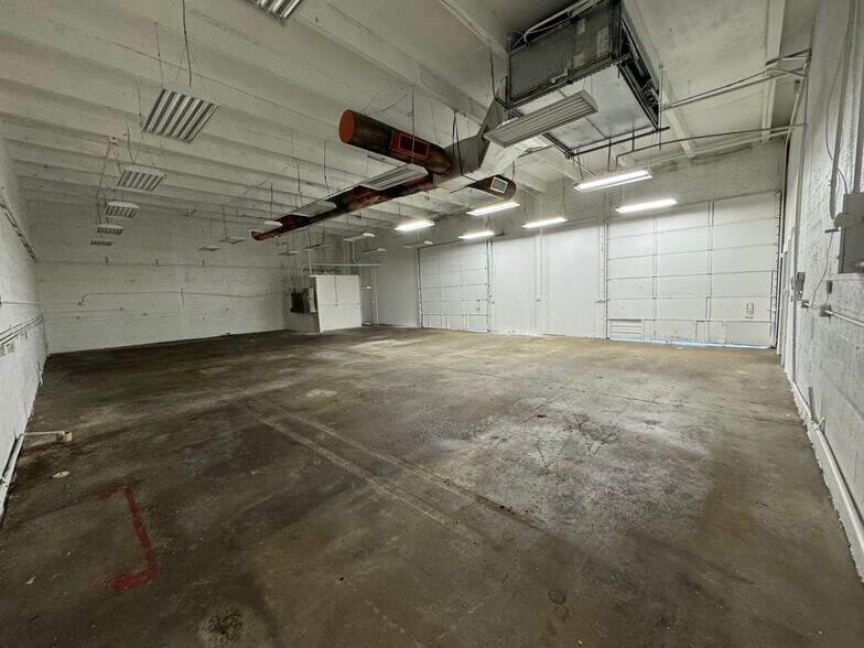 More Photos Of 6461 Garden Rd, Riviera Beach Industrial For Lease