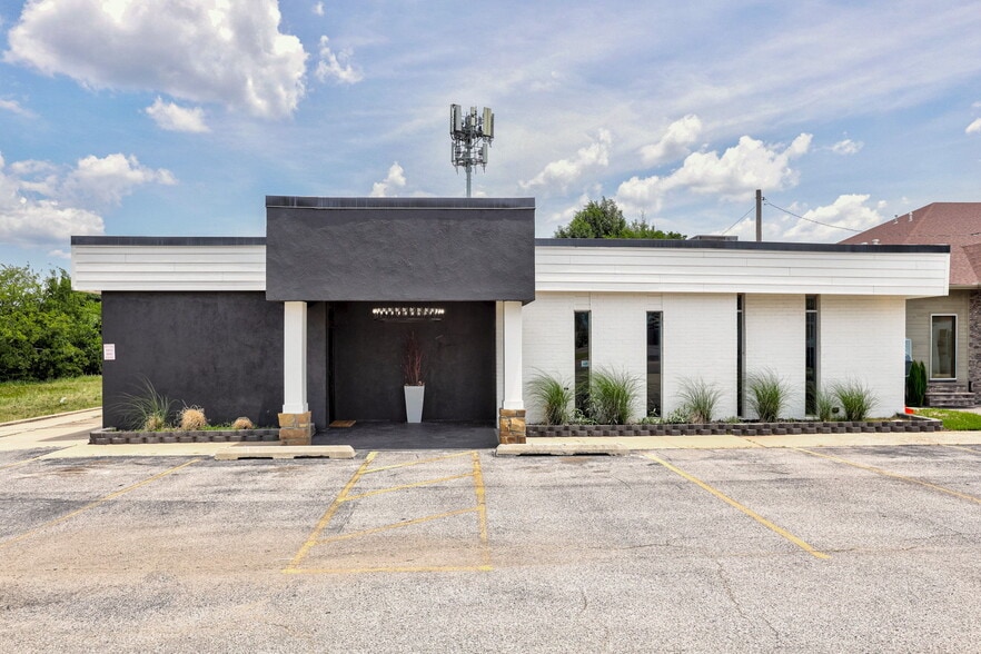 Primary Photo Of 6500 N Meridian Ave, Oklahoma City Medical For Sale