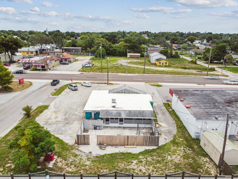More Photos Of 275 S Lake Shore Way, Lake Alfred Restaurant For Sale