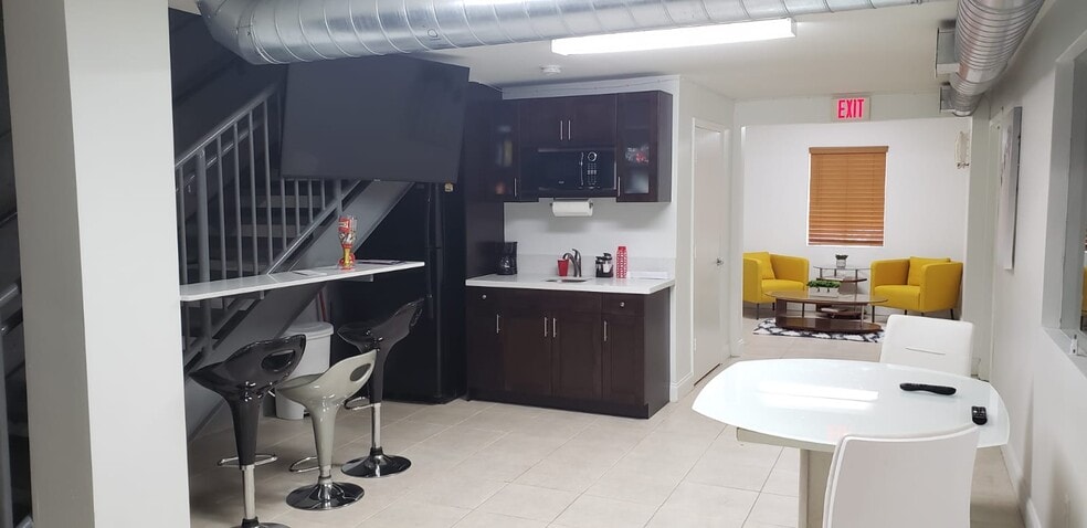 More Photos Of 4616 NW 133rd St, Opa Locka Warehouse For Sale