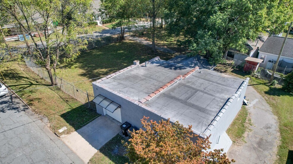 More Photos Of 239 Brookwood Ave NW, Concord Flex For Sale