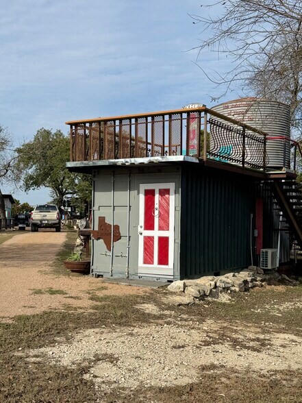 More Photos Of 7080 W Highway 290, Dripping Springs General Retail For Lease