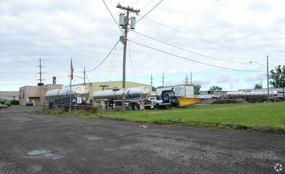 More Photos Of 1140 Military Rd, Tonawanda Warehouse For Sale