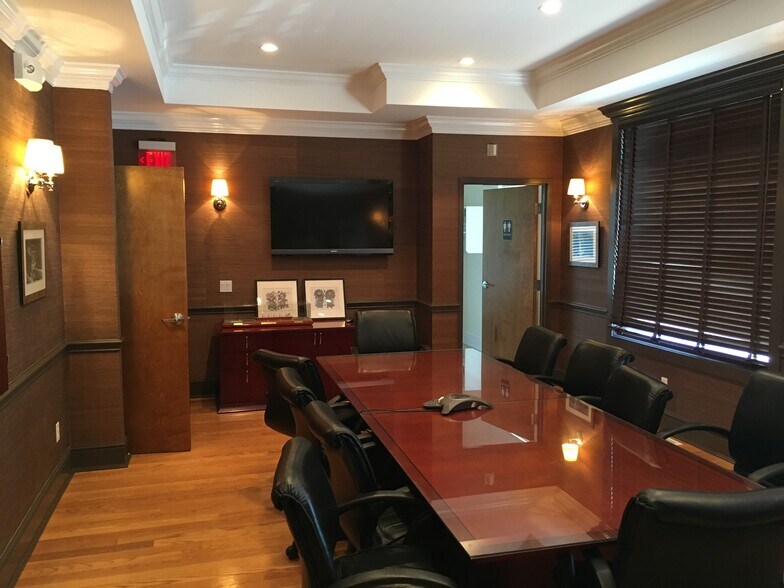 More Photos Of 76 Tokeneke Rd, Darien Office For Lease