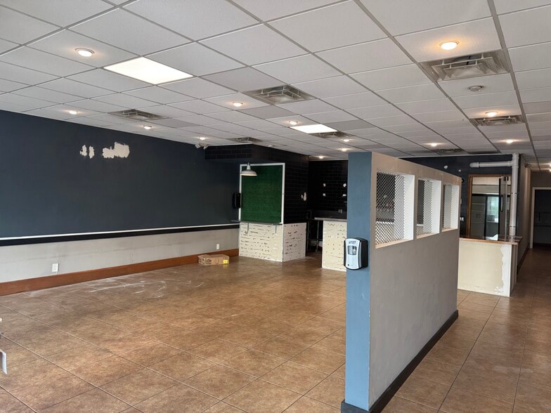 More Photos Of 1920 Tyler St, Hollywood Restaurant For Lease