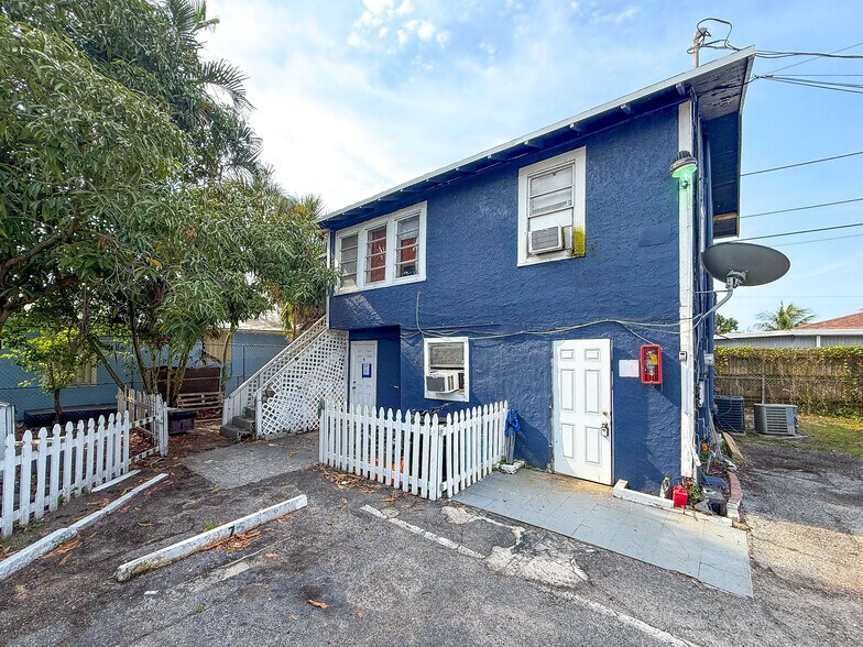 More Photos Of 1000 W Lakewood Rd, West Palm Beach Apartments For Sale