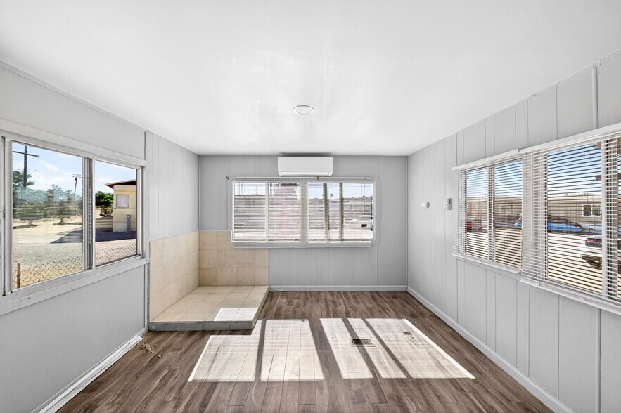 More Photos Of 11398 Bartlett Ave, Adelanto Contractor Storage Yard For Sale