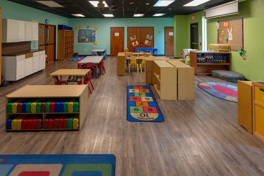 More Photos Of 9701 Almeda Genoa Rd, Houston Office For Lease