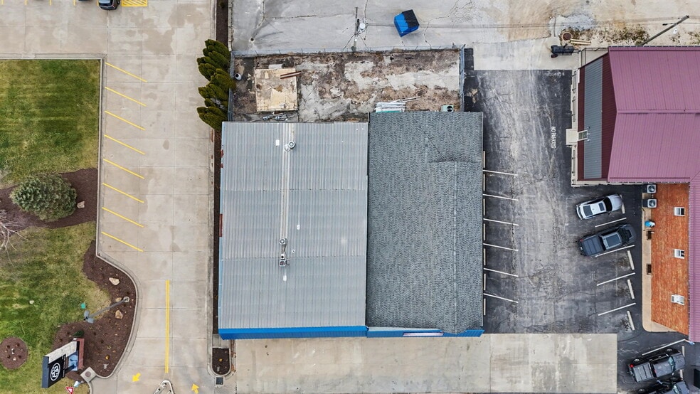 More Photos Of 9420-9424 MO-100, New Haven General Retail For Sale