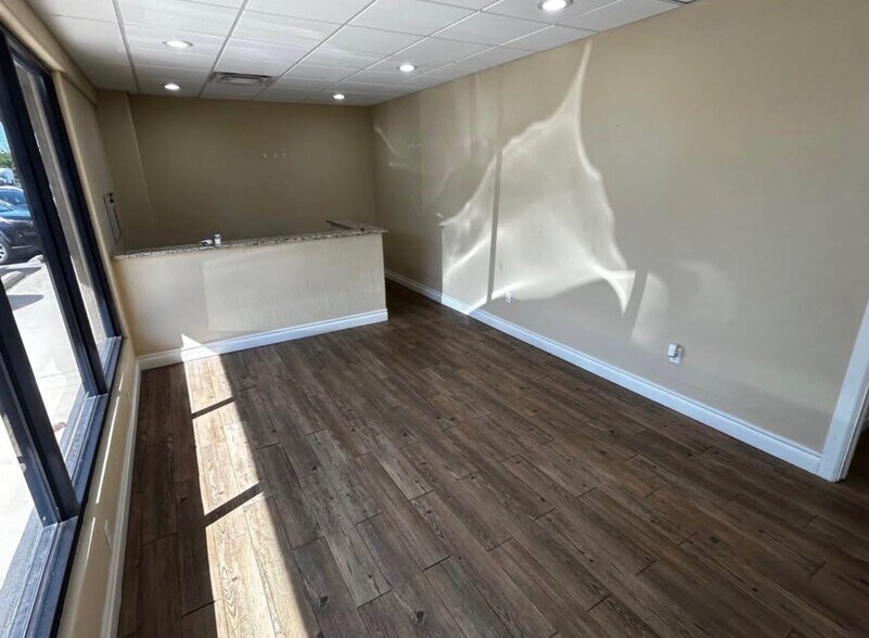 More Photos Of 117 S 7th Ave, Durant General Retail For Lease