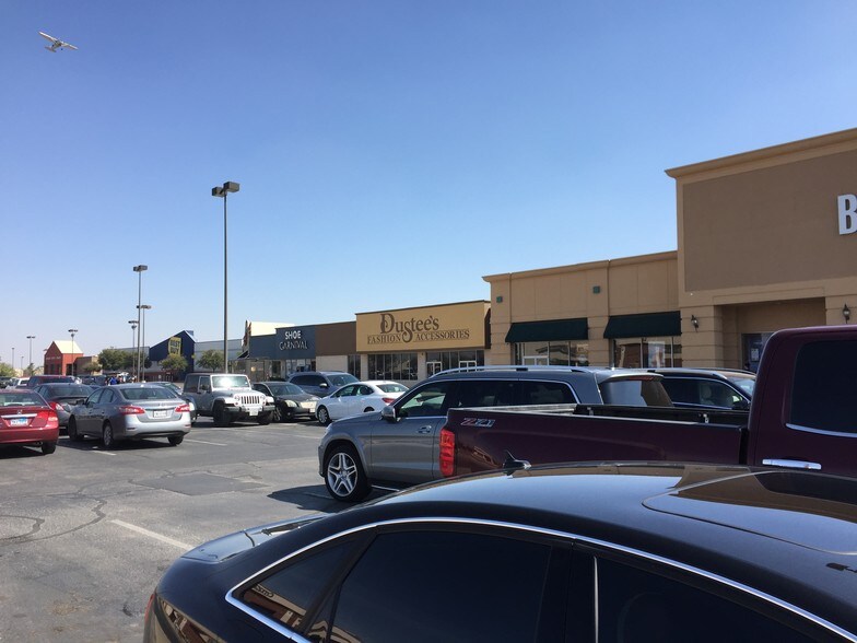 More Photos Of 2511-2617 W Loop 250 N, Midland Freestanding For Lease