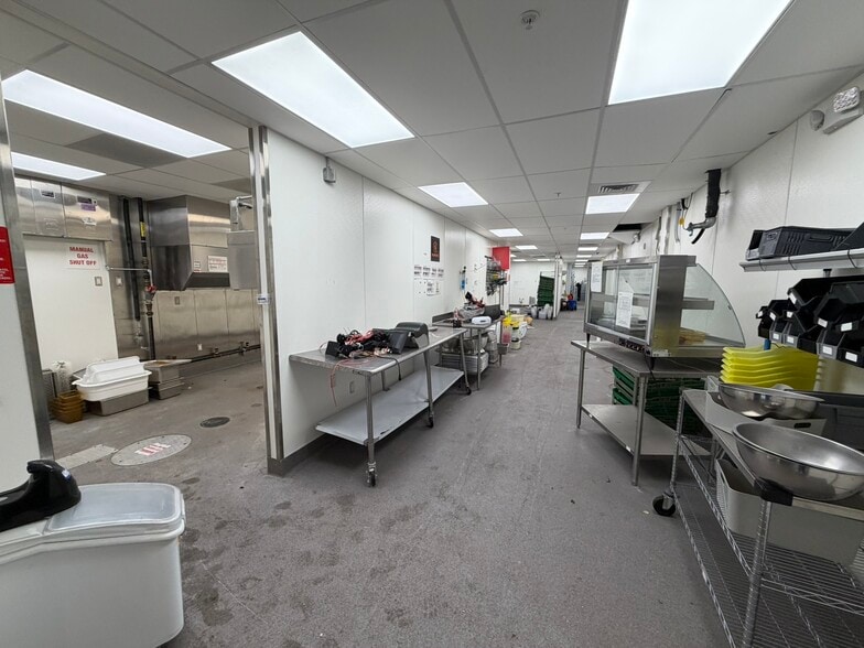 More Photos Of 50 W Flagler St, Miami Fast Food For Lease