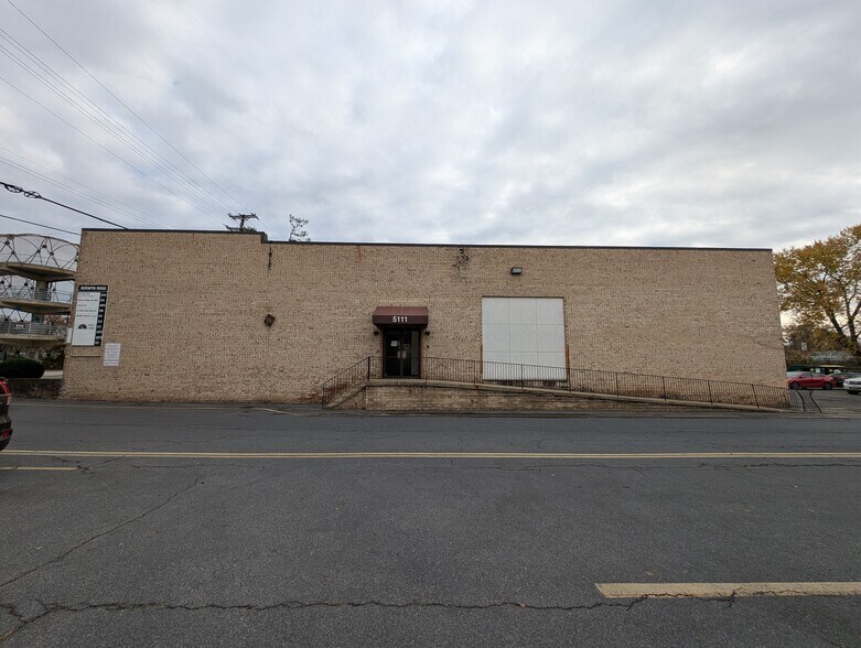 More Photos Of 5113-5123 Berwyn Rd, College Park Unknown For Lease