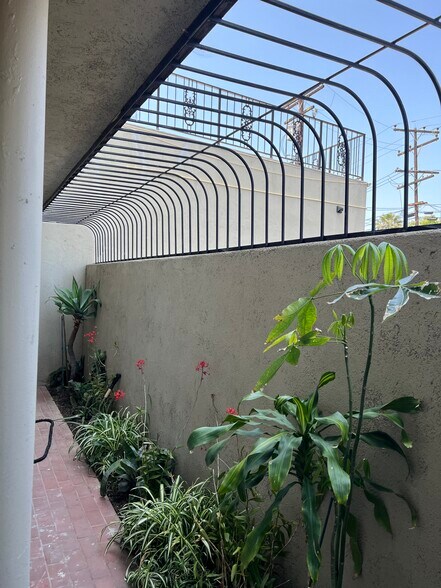 More Photos Of 1913 E 17th St, Santa Ana Office For Sale