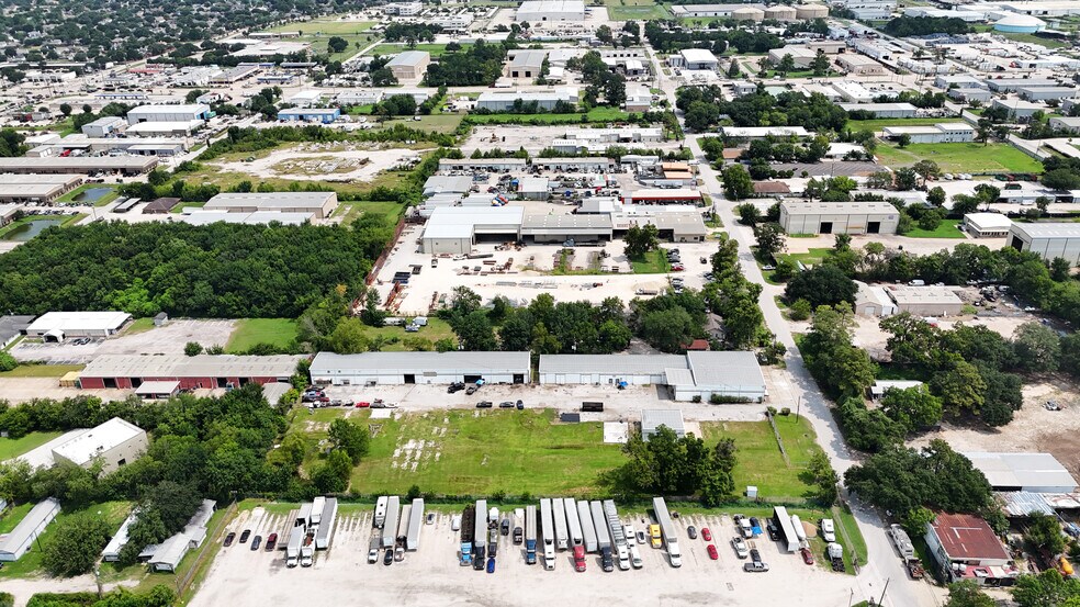 More Photos Of 6741 Satsuma Dr, Houston Industrial For Lease