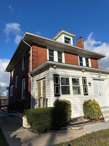 More Photos Of 800 Dekalb St, Bridgeport Storefront Retail Residential For Sale