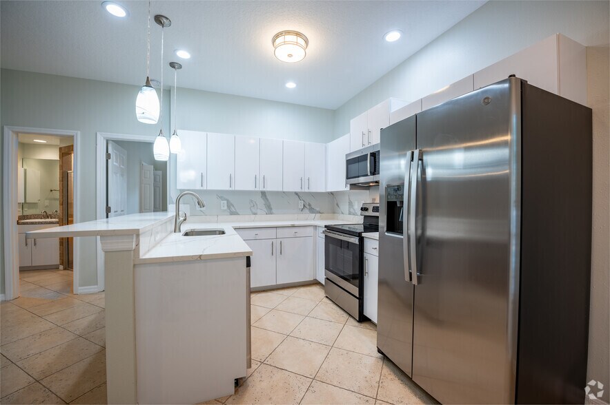 More Photos Of 1700-1704 Redwood St, Sarasota Apartments For Sale