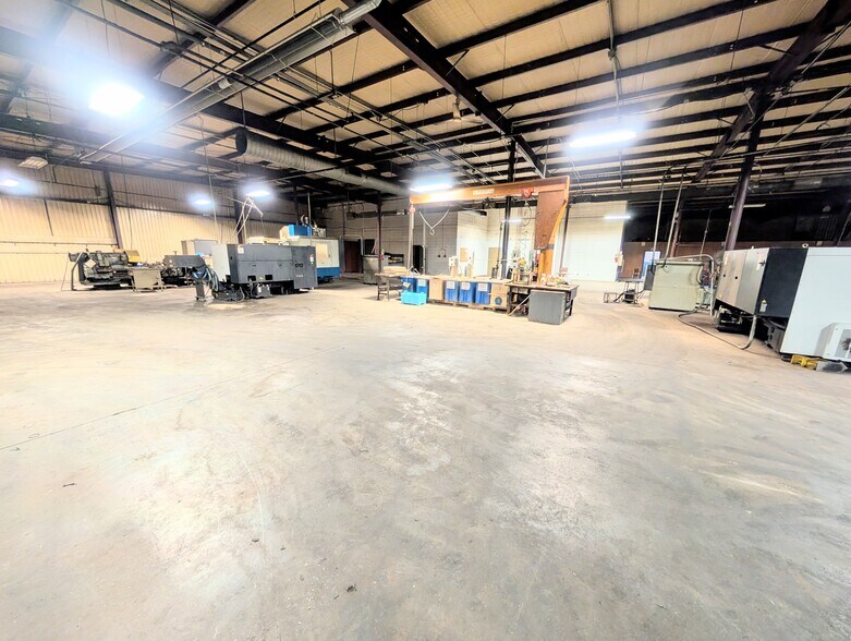 More Photos Of 1469 US Highway 59, Moran Manufacturing For Sale