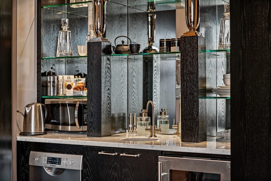 More Photos Of 730 17th St, Denver Office For Sale