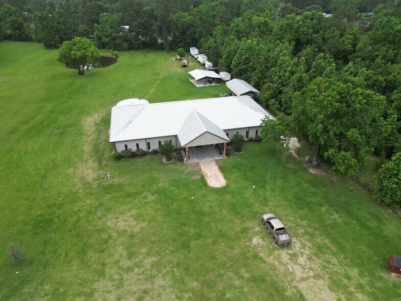 More Photos Of 13705 FM 2432 Rd, Willis Specialty For Sale