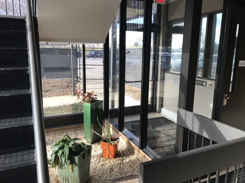 More Photos Of 1627 Navaho Dr, Raleigh Office For Lease