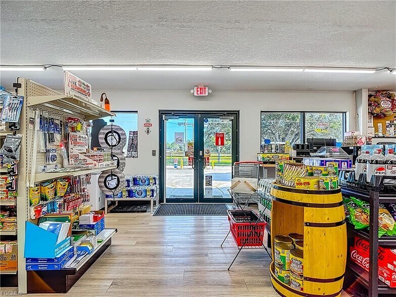 More Photos Of 4443 Loblolly Bay Rd, LaBelle General Retail For Sale