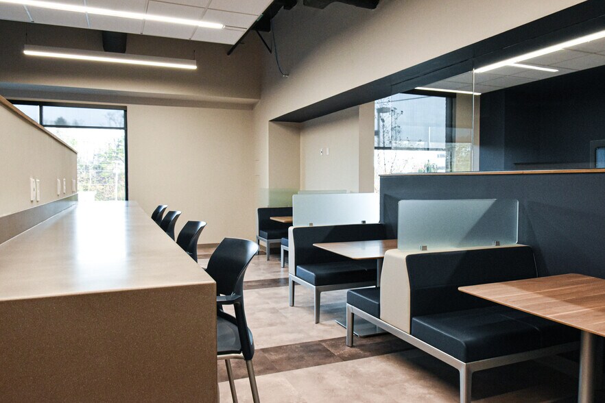 More Photos Of 3825 Electric Rd, Roanoke Storefront Retail Office For Lease