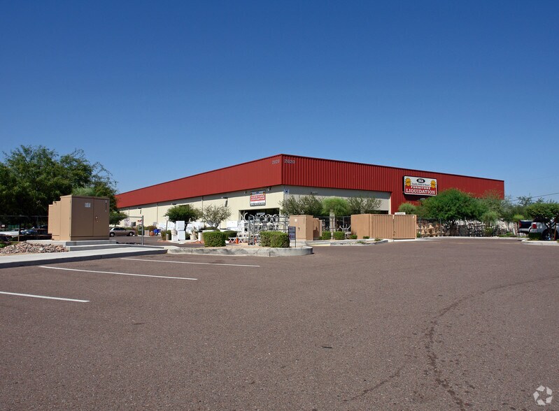 More Photos Of 2620 E Greenway Rd, Phoenix Freestanding For Lease